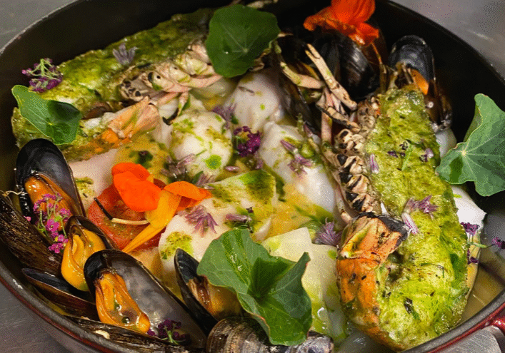 Deilig sjømat i gryte på Sjøslag Restaurant.